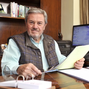 LUIS SINOVA LUIS SINOVA